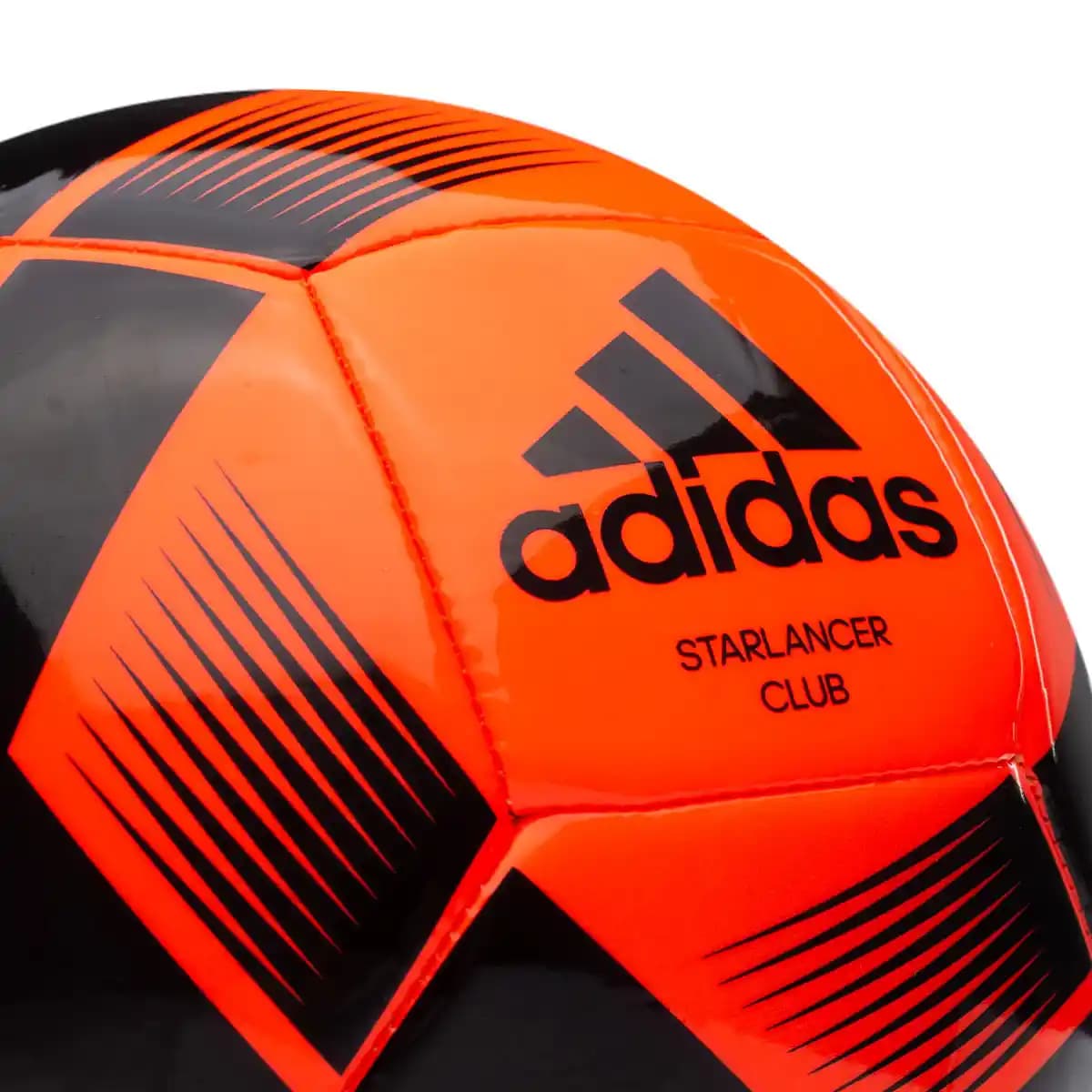 adidas Starlancer Club: Performans ve Şıklık Sunan Yenilikçi Spor ve Günlük Kullanım Ürünleri