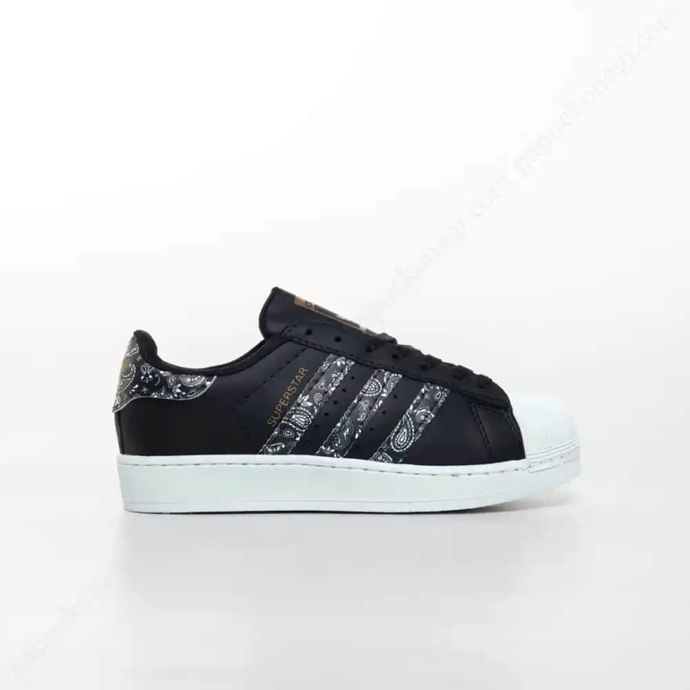 Adidas Superstar Desenli Modelleri ile Tarzınızı Yansıtın ve Fark Yaratın