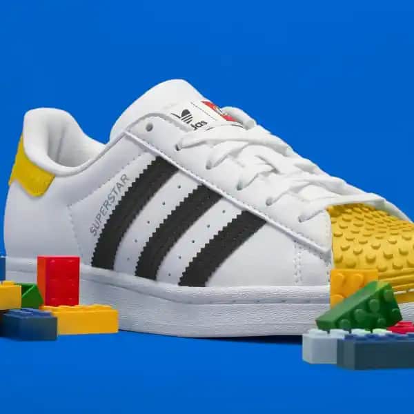 Adidas Superstar ve LEGO İşbirliğiyle Yenilikçi Ayakkabı Tasarımı ve Koleksiyon