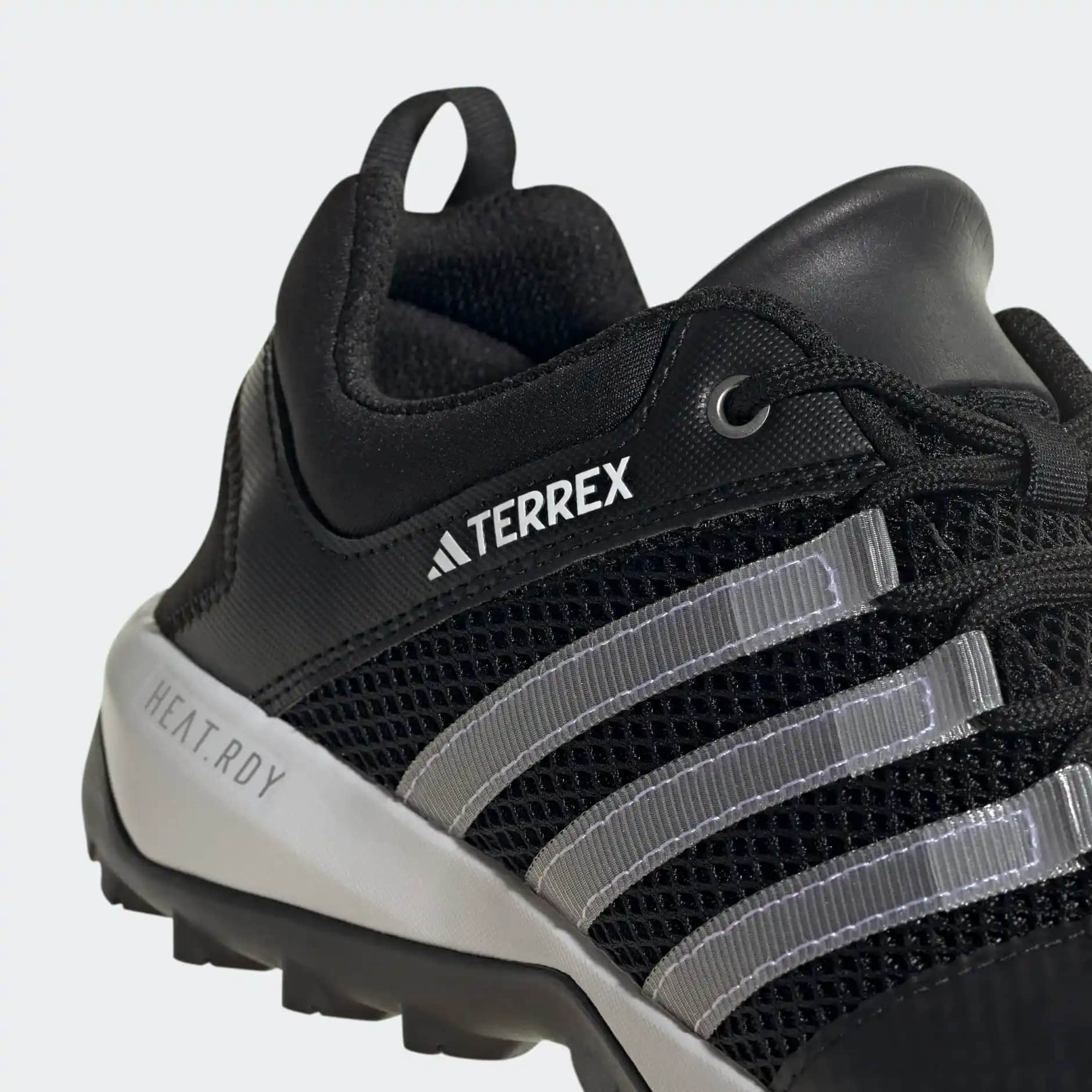 Adidas Terrex Daroga: Dayanıklı ve Şık Doğa ve Şehir İçin Çok Yönlü Outdoor Ayakkabı