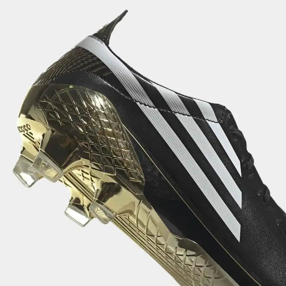 Adizero Kramponlar: Hafiflik ve Performans Artışını Sağlayan Yenilikçi Spor Ayakkabıları