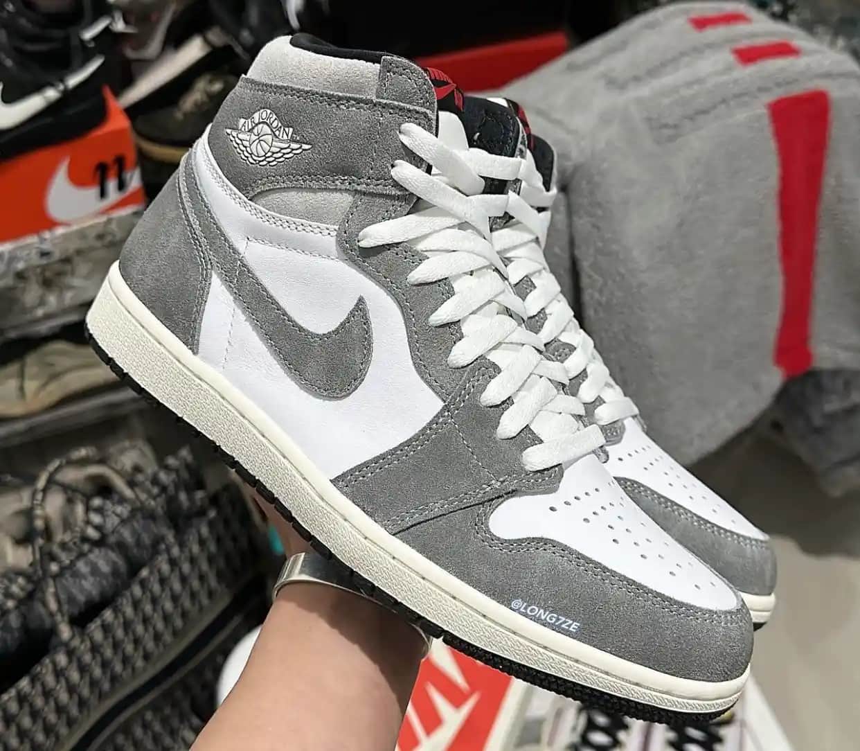 Air Jordan 1 High OG: Efsanevi Tasarım ve Güncel Moda Trendlerini Yansıtan Ayakkabı