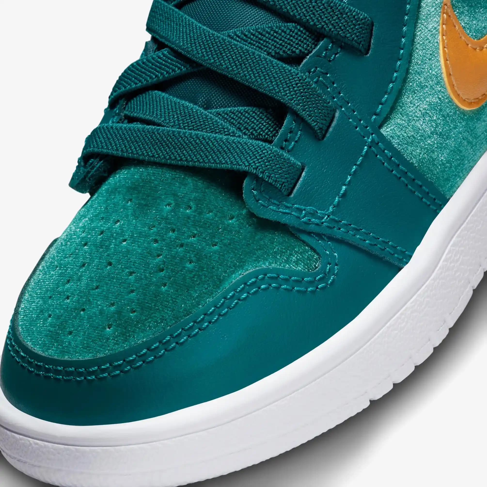 Air Jordan 1 Low Yeşil: Modern Tasarım ve Spor Şıklığının İkonik Birleşimi