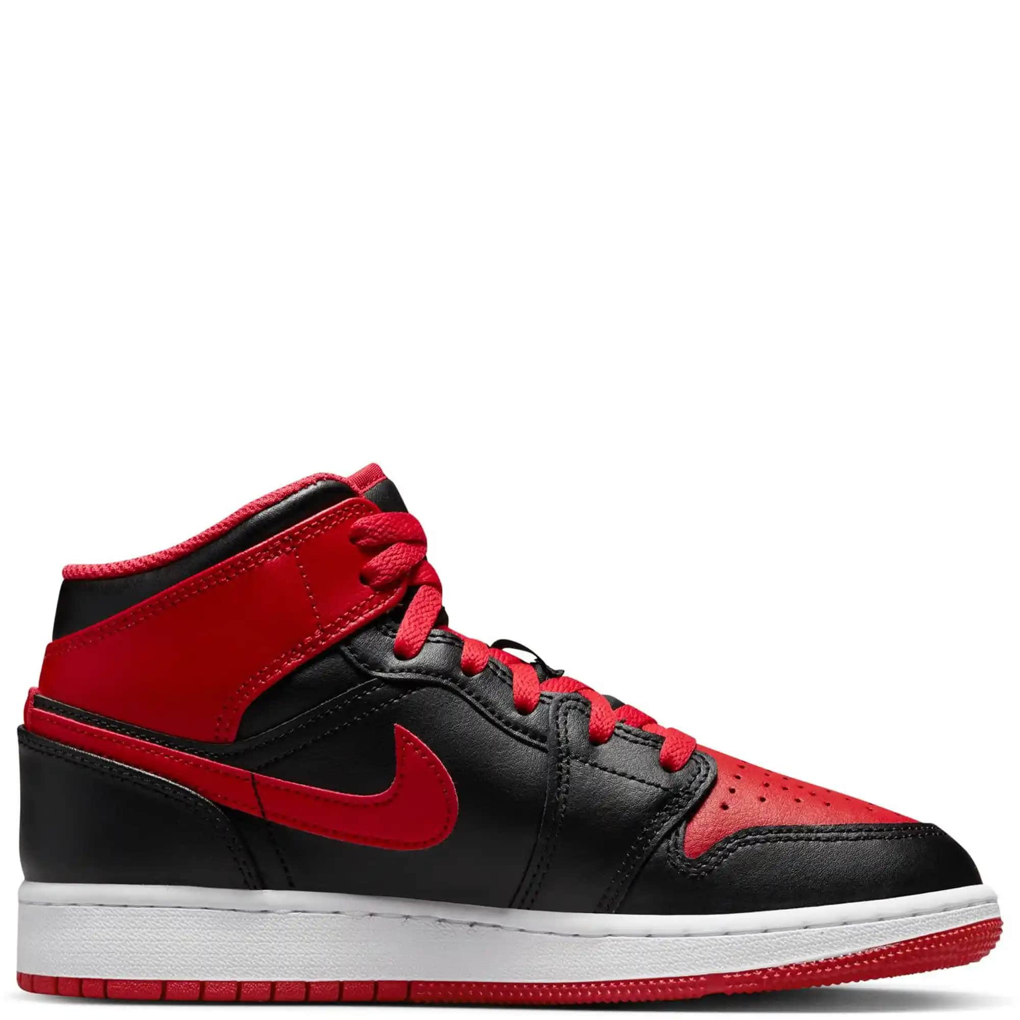 Air Jordan 1 Mid GS: Modanın ve Performansın Buluştuğu Spor Ayakkabısı