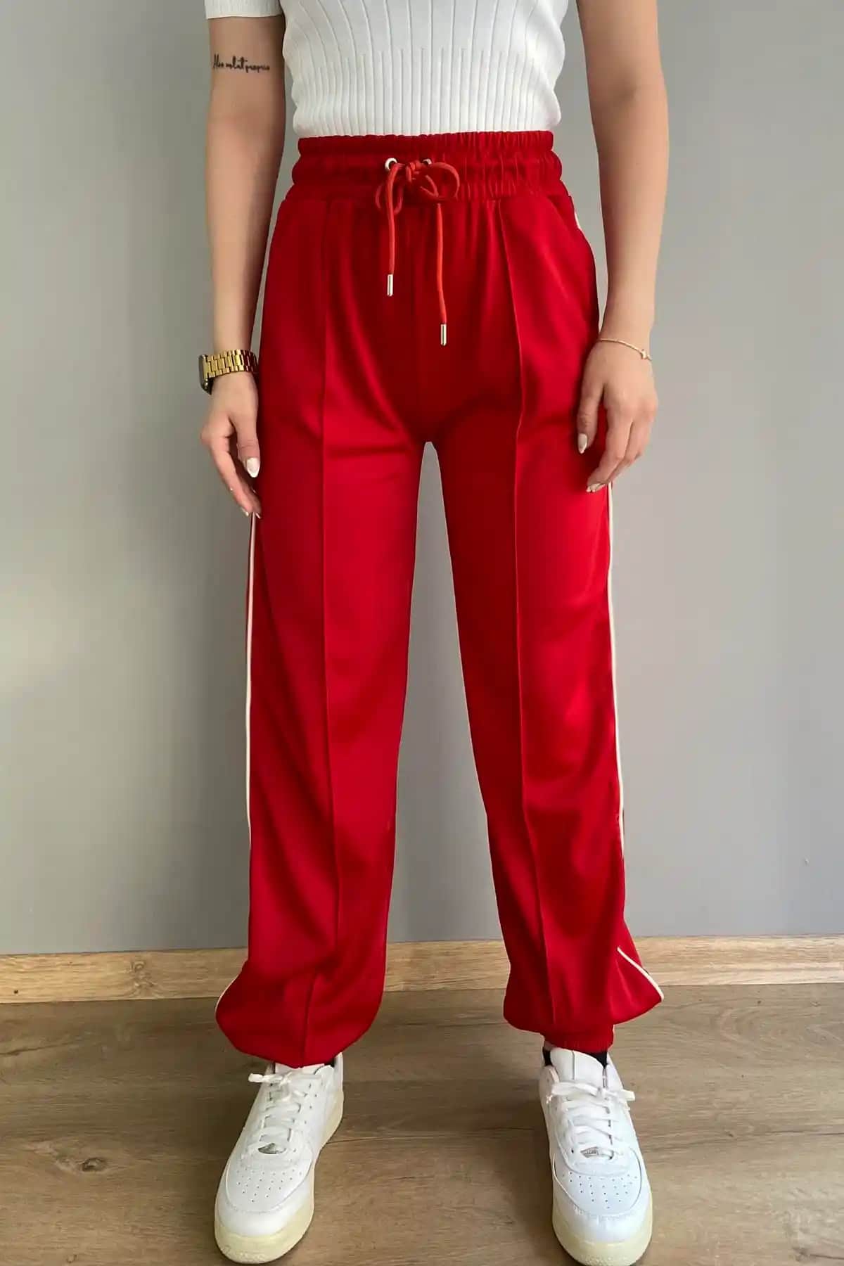 Alt Eşofman Modelleri ve Trendleri: Günlük Şıklık ve Rahatlık İçin En İyi Seçenekler