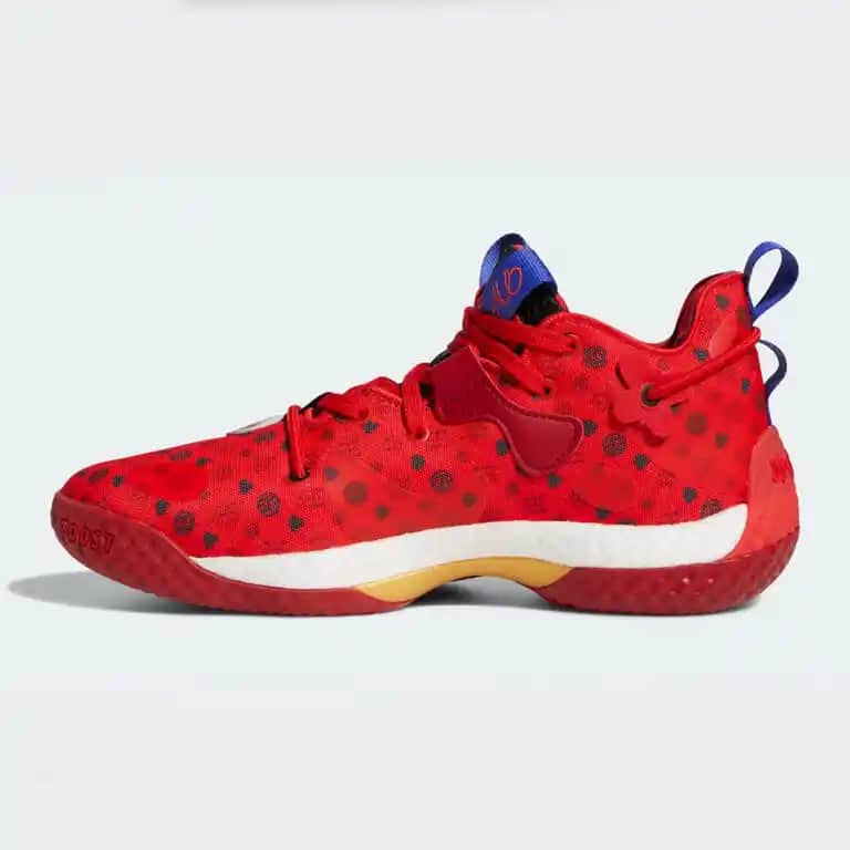 Ayakkabı ve Aksesuar Trendleri 2023: Yenilikler, Malzemeler ve Stil İpuçları