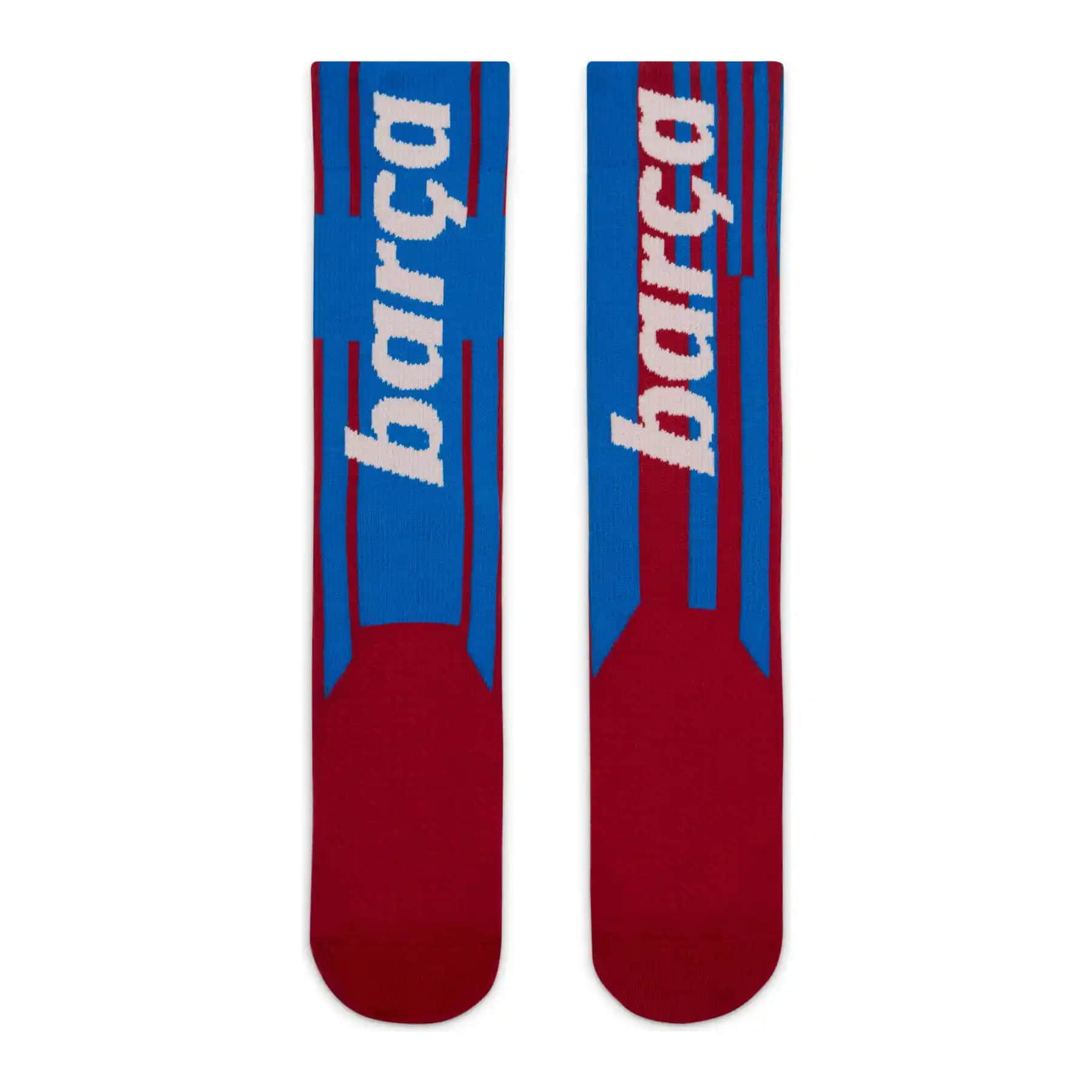 Barcelona Çorapları: Spor Şıklığını Yansıtan Kulüp Temalı ve Konforlu Tasarımlar