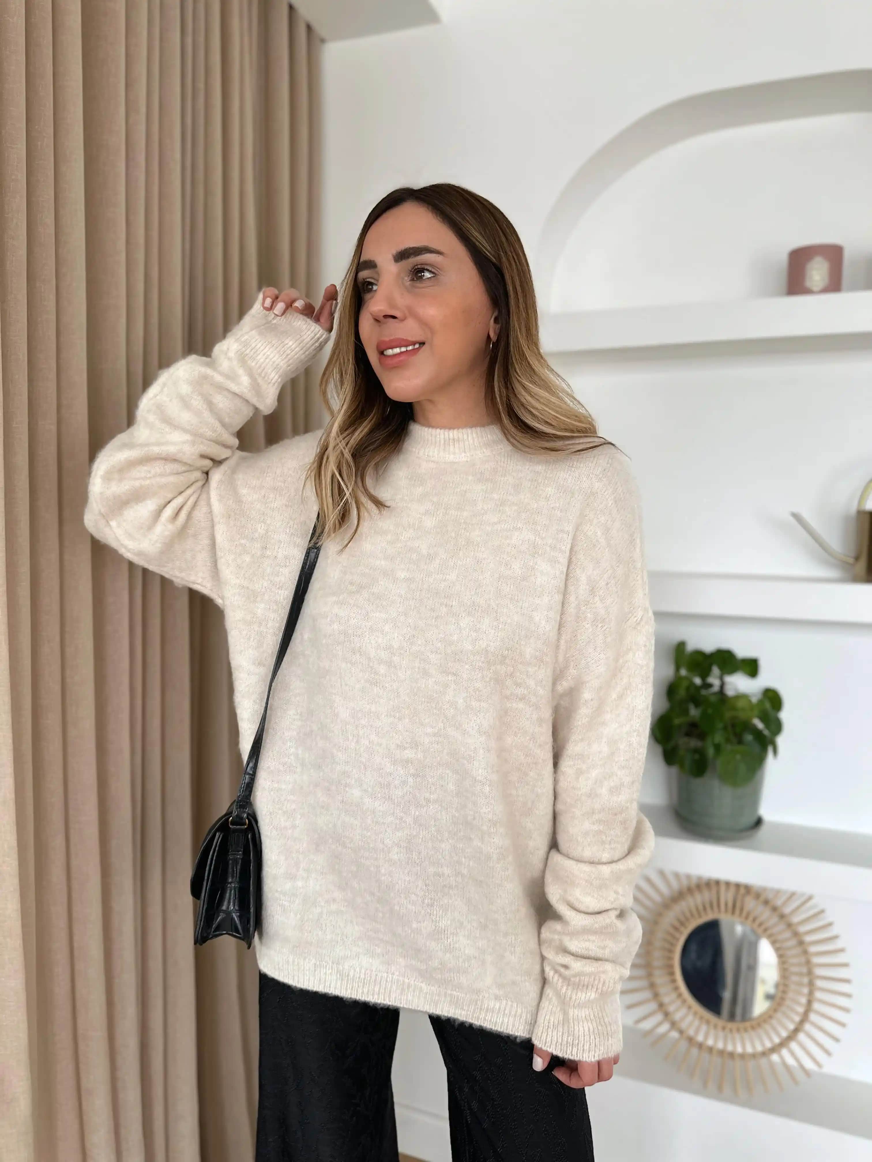 Bej Rengi Kazaklar: Çok Yönlü Kullanım ve Moda İpuçlarıyla Şıklık Yaratın