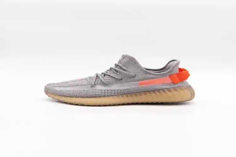 Beyaz Ayakkabıları Parlatmak ve Beyazlatmak İçin Etkili Temizlik Yöntemleri