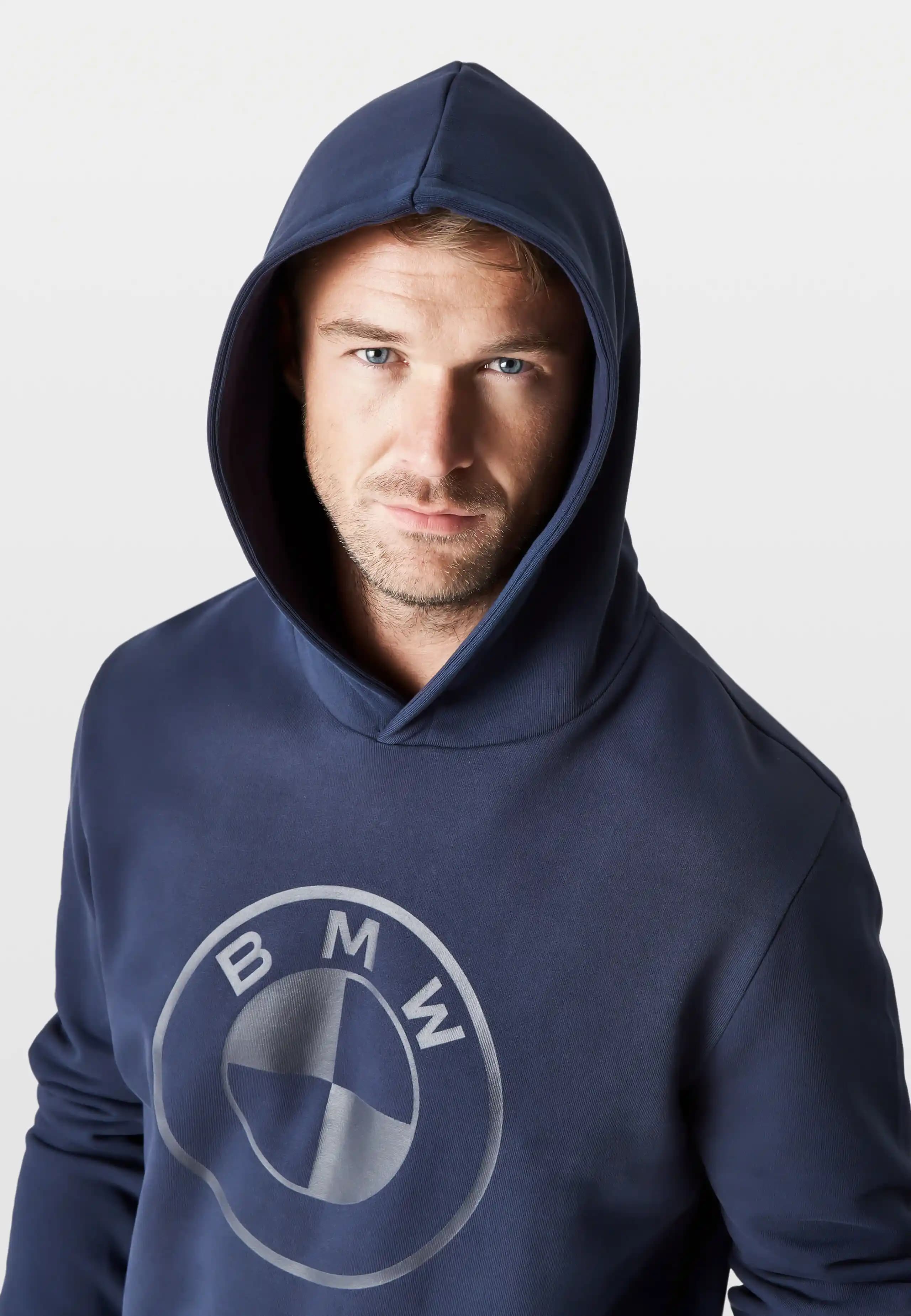BMW Hoodie: Lüks ve Konfor Sunan Modern Moda Parçası ve Otomobil Tutkunlarının Tercihi