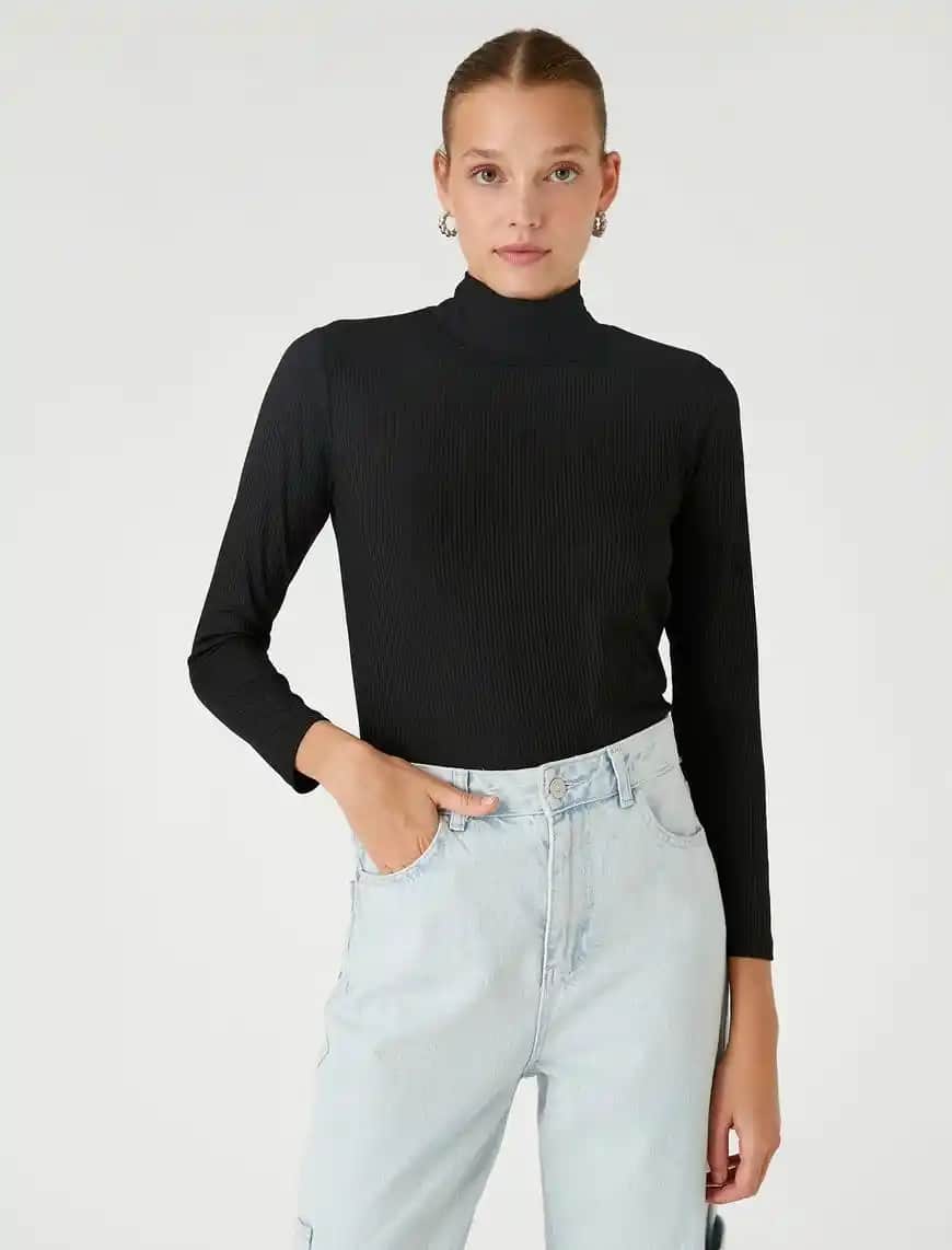 Boğazlı Tişört Nedir, Neden Popüler ve Moda Trendleri Nelerdir