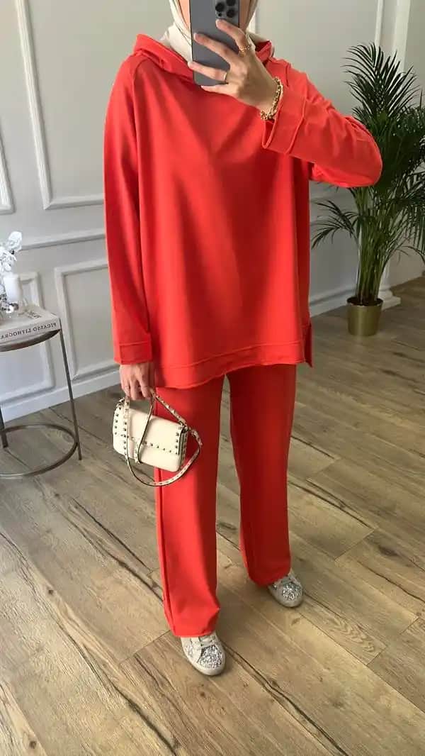 Bol Eşofman Takımları: Rahatlık ve Şıklığın Modern Spor Giyim Seçenekleri