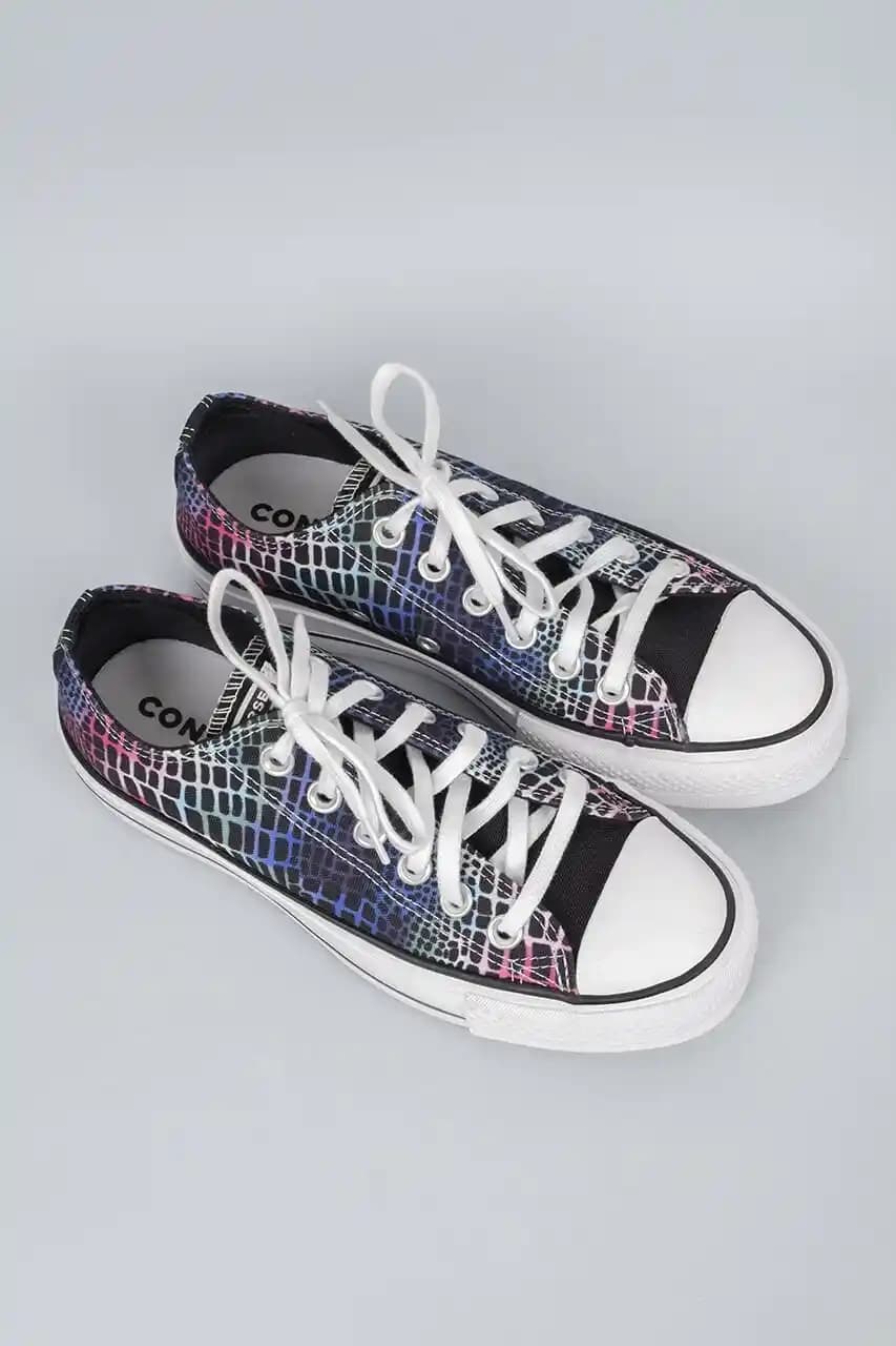 Converse Tabanlı Ayakkabılar: Dayanıklı ve Şık Tasarımlarla Günlük Konfor