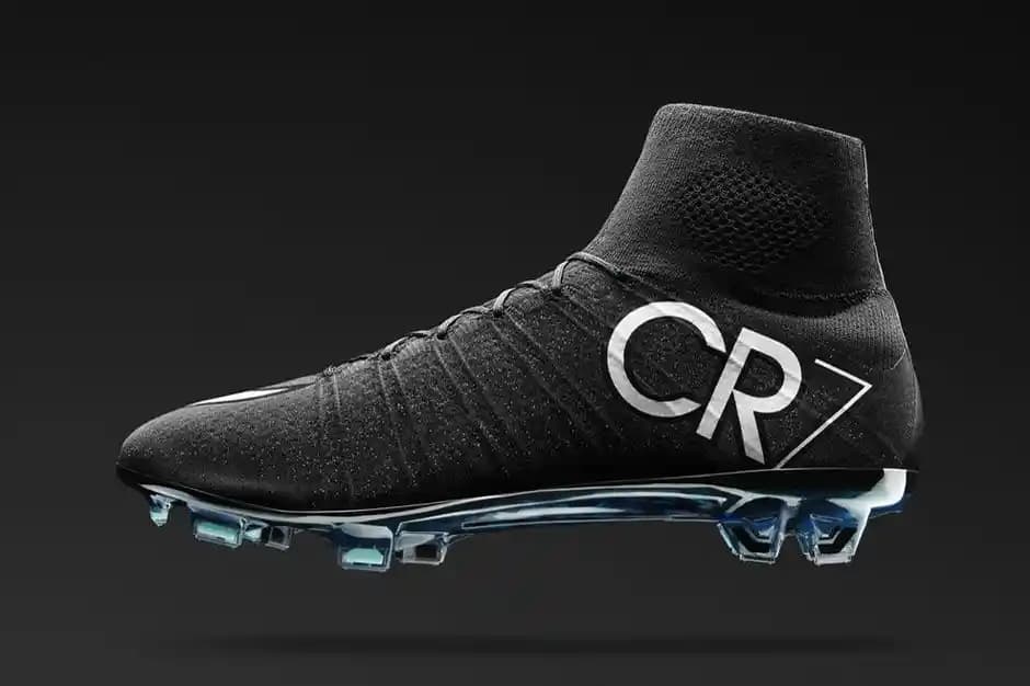 Cristiano Ronaldo’nun CR7 Nike Koleksiyonu: Spor Ayakkabılarında Performans ve Şıklık