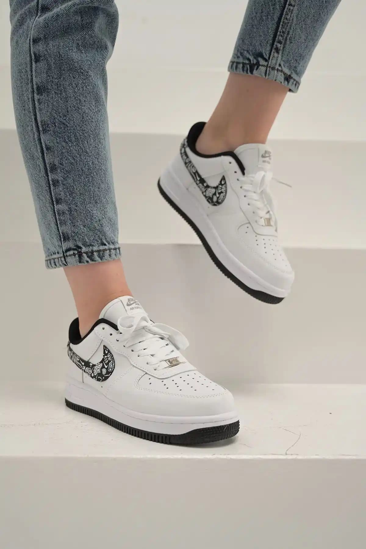 Desenli Air Force Ayakkabıları: Stil ve Konforun Birleştiği Güncel Trendler