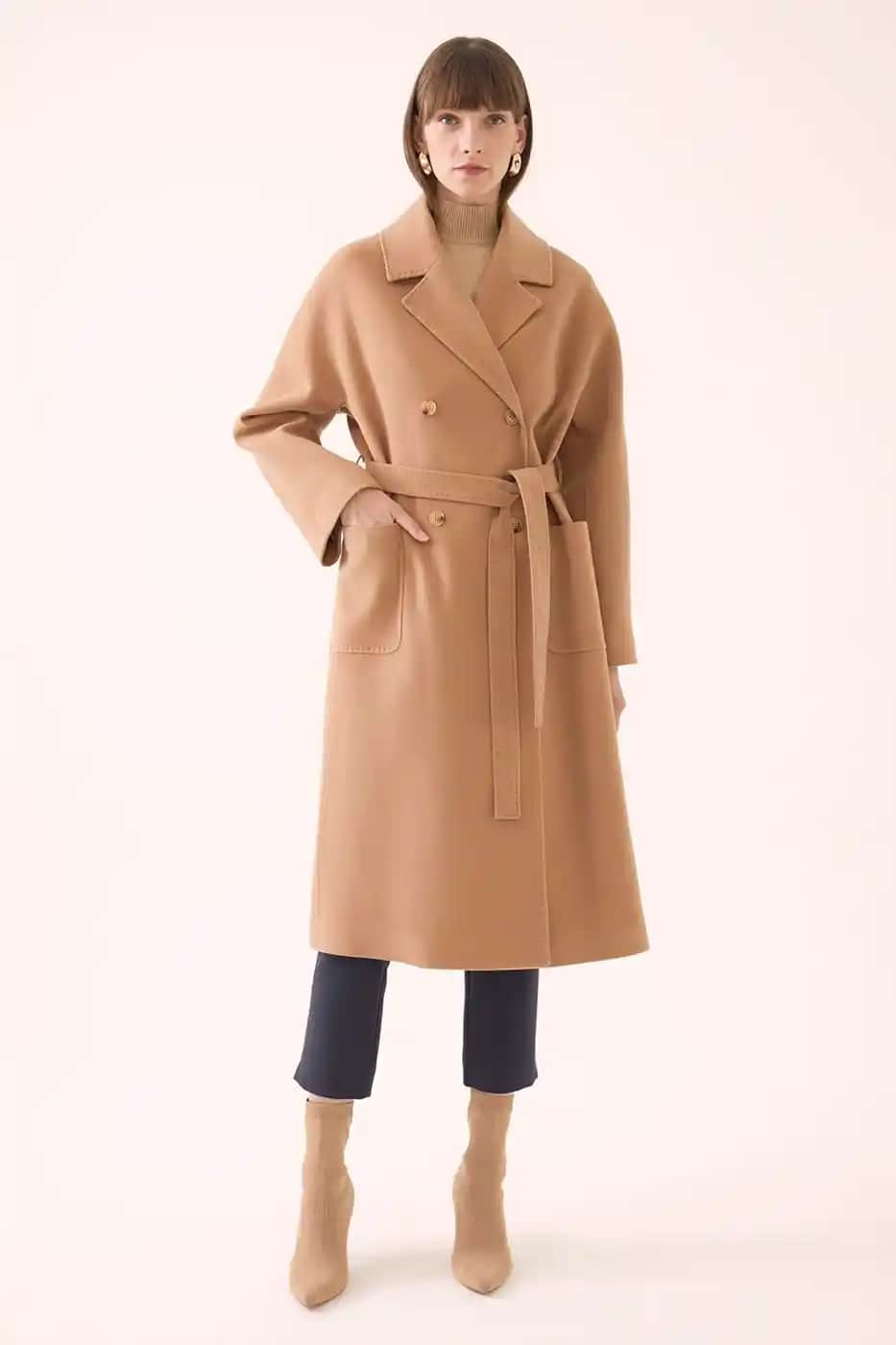 Devetüyü Rengiyle Şıklık ve Doğallığı Yansıtan Ayakkabı Seçenekleri