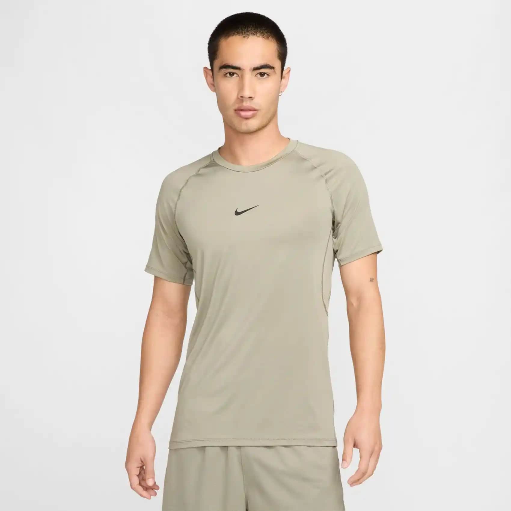 Dri Fit Tişörtler: Spor ve Günlük Kullanımda Konfor ve Teknoloji Özellikleri