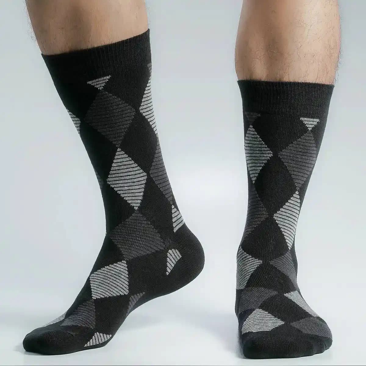 Erkekler İçin Çorap Seçimi ve Stil İpuçları: Ayakkabı ve Aksesuarlarla Uyum Sağlama