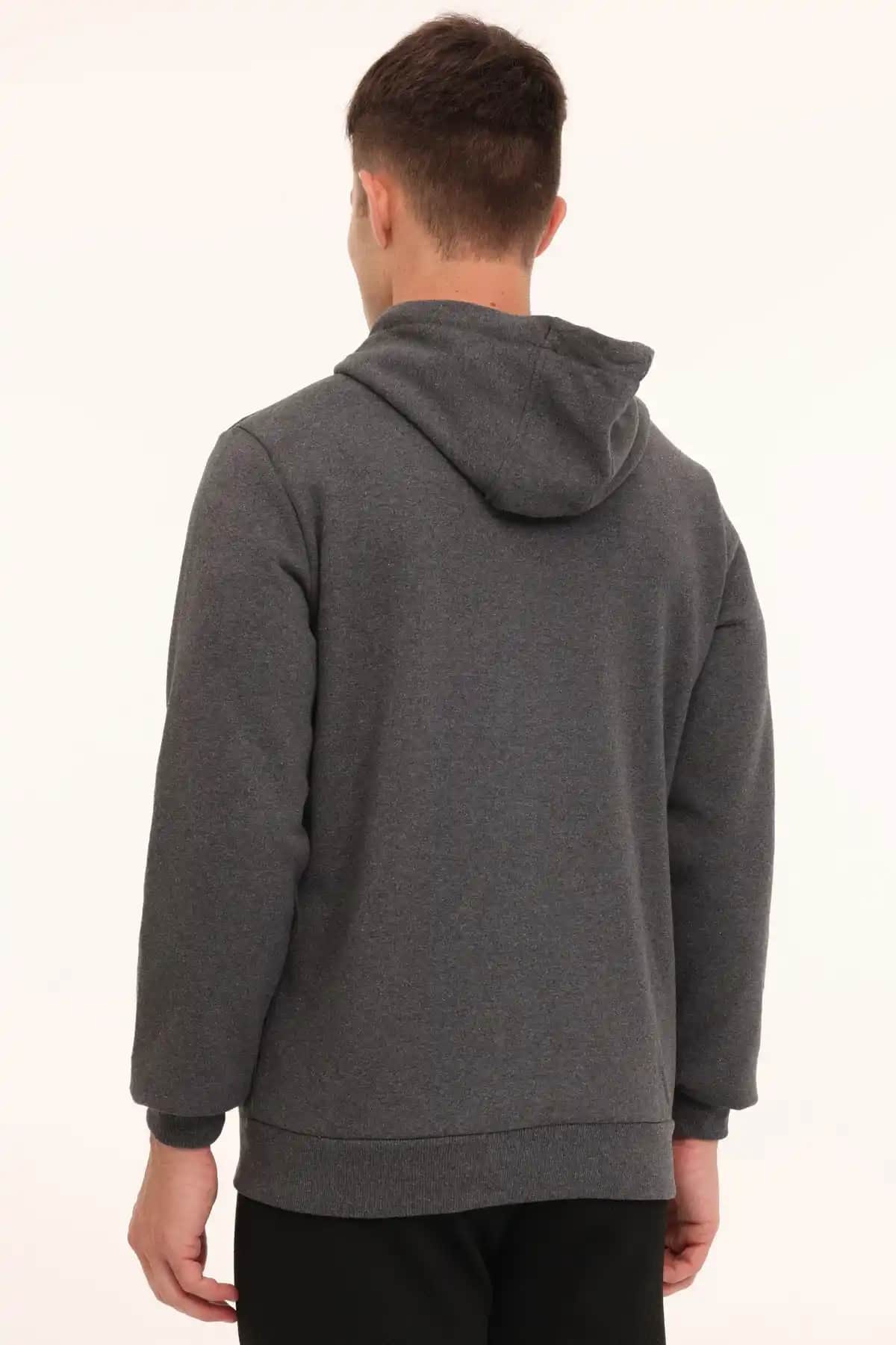 Eşofman Üstü Modası: Günlük ve Spor Şıklığını Yakalayan Trendler ve Kombinasyonlar