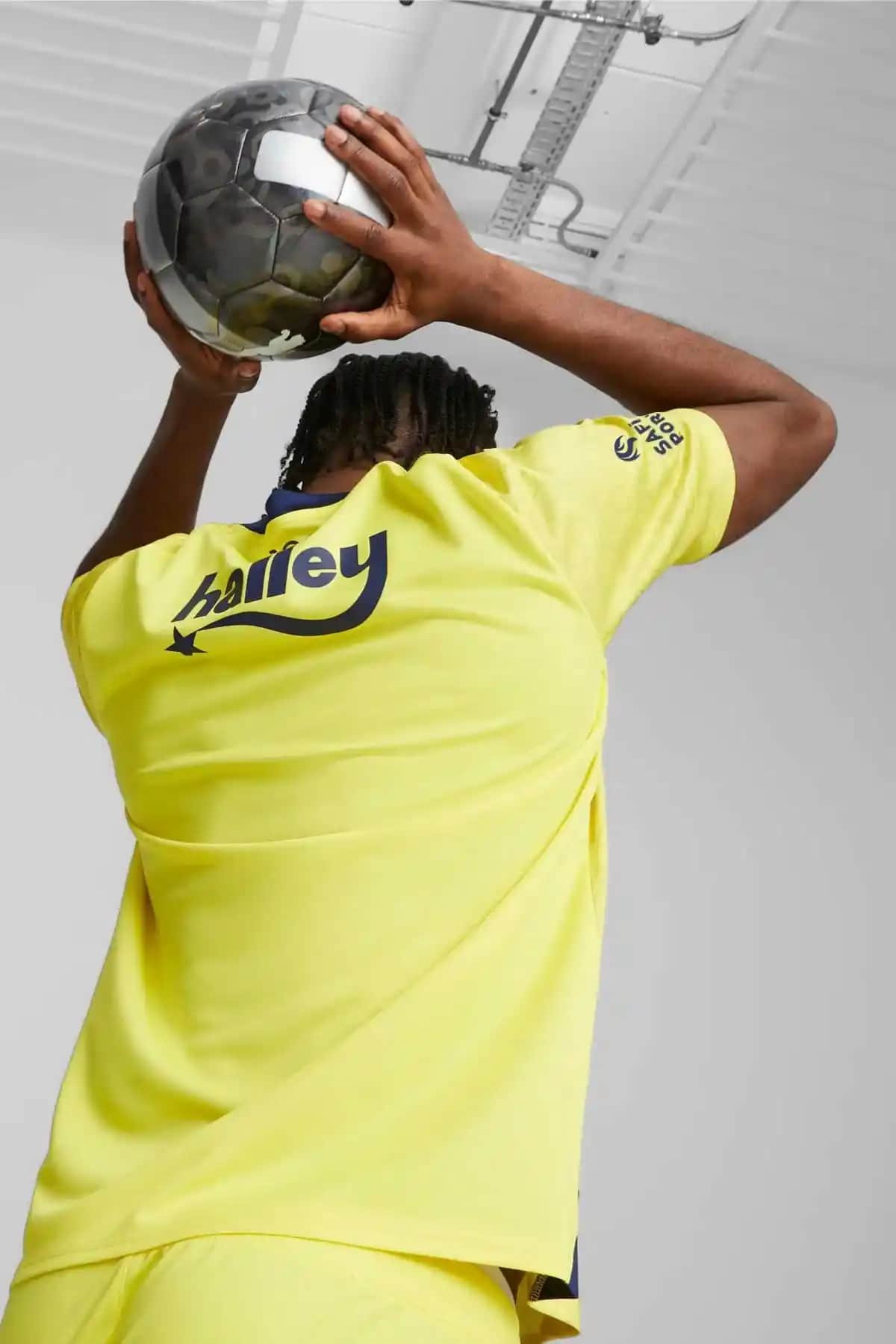 Fenerbahçe Puma Tişörtleri: Spor Tutkunlarının Günlük Moda Tercihi ve Kalite Seçenekleri