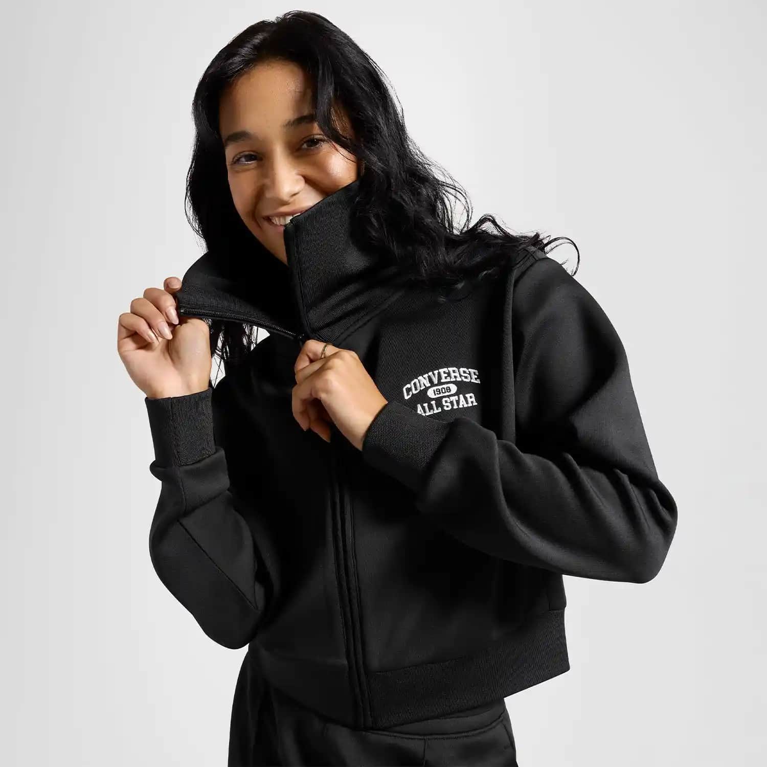 Fermuarlı Converse Ayakkabılar: Şıklık ve Konforun Modern Buluşması