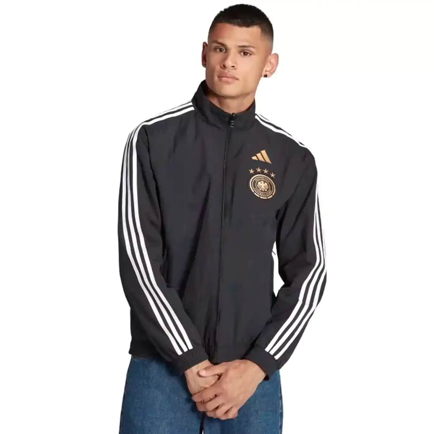 Futbol Ceketleri: Spor Şıklığını Yansıtan Güncel ve Trend Tasarımlar