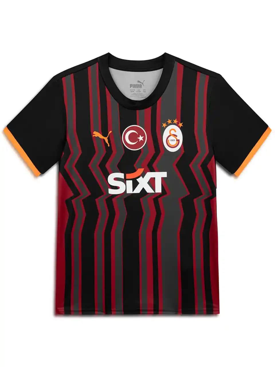 Galatasaray Çizgili Forma ve Aksesuarlarıyla Spor ve Moda Buluşması