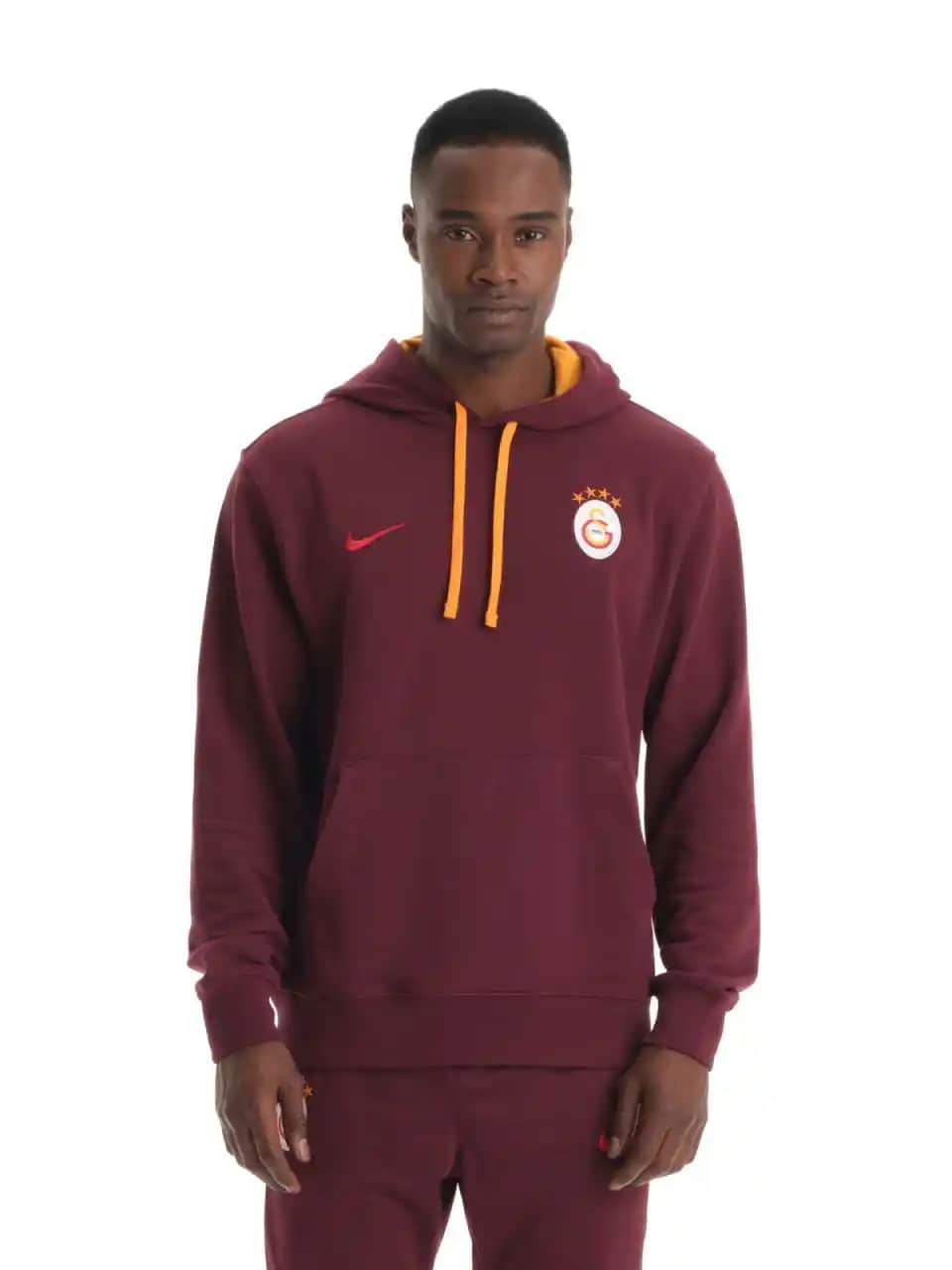 Galatasaray Nike Sweatshirtleriyle Tarzınızı Yükseltin Spor ve Moda Bir Arada