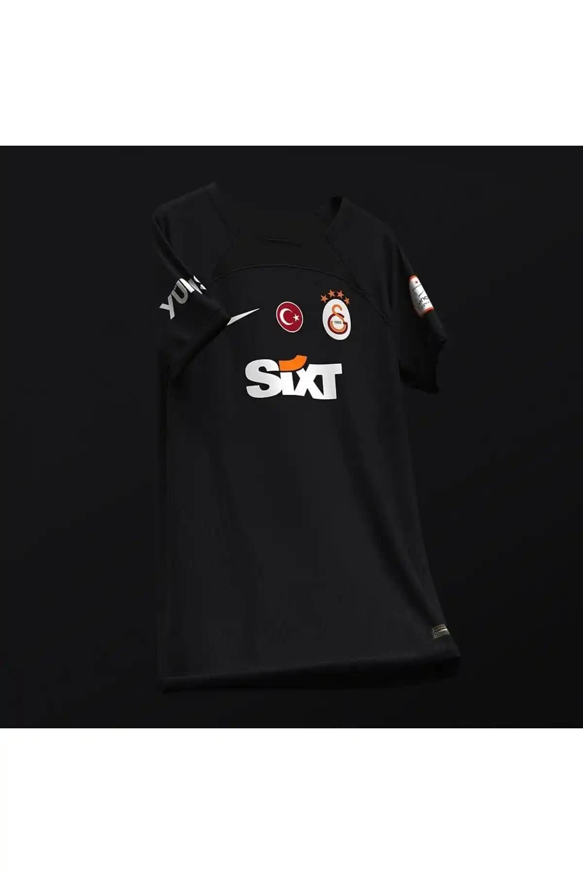 Galatasaray Siyah Deplasman Forması: Modern Tasarım ve Stil ile Sahada Güçlü Görünüm