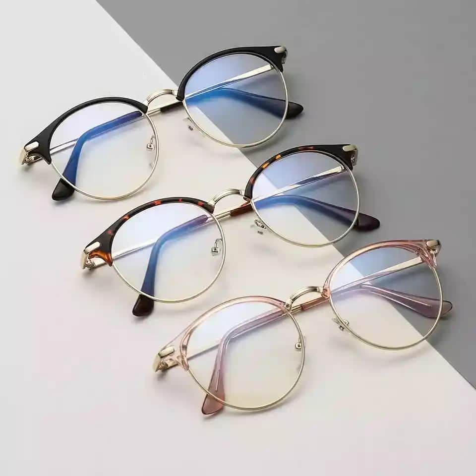 Gözlük Çerçevesi Seçimi ve Bakımı: Stil ve Konforun Uyumlu Buluşması