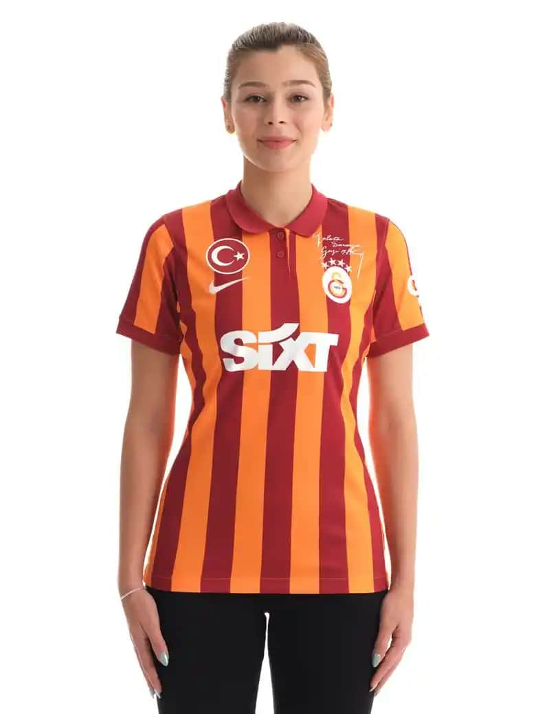 GS Store Bayan Forması: Şıklık ve Takım Tutkusunun Modern Yansıması