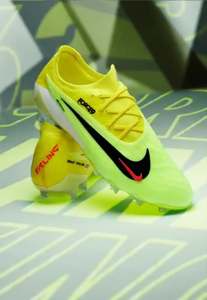 Haaland Kramponları: Modern Tasarım ve Yüksek Teknolojili Futbol Ayakkabıları