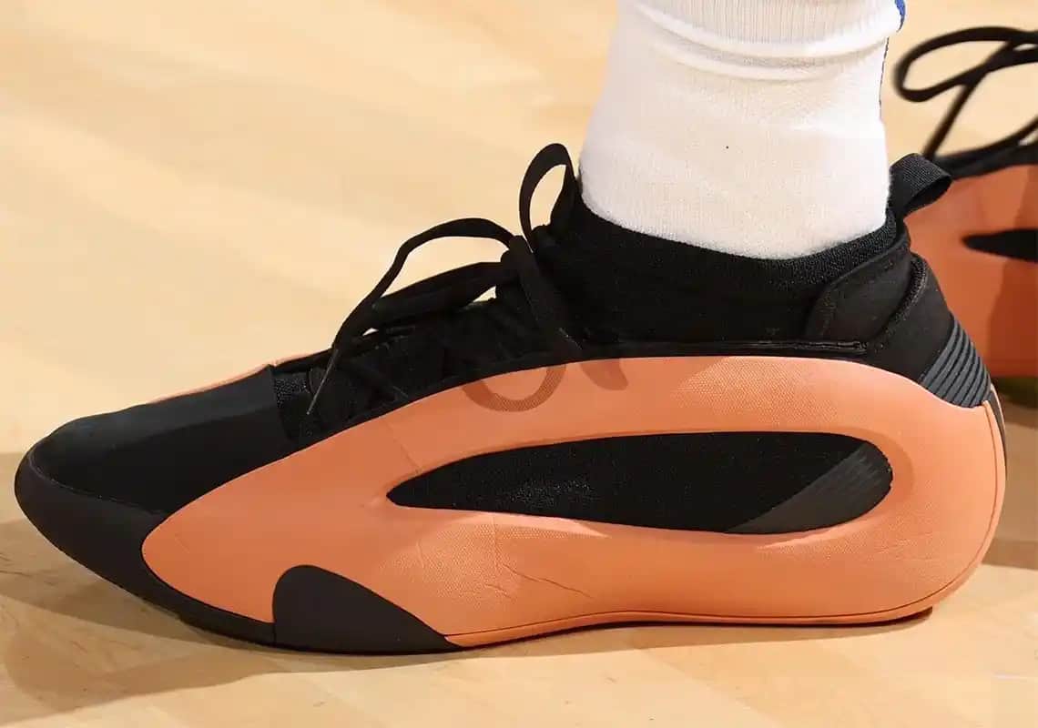 Harden Adidas: Spor ve Günlük Kullanım İçin Yenilikçi ve Dayanıklı Ayakkabı Seçenekleri