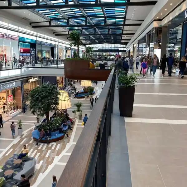 Hilltown AVM Spor ve Ayakkabı Mağazalarıyla Şıklık ve Konforu Bir Arada Sunuyor