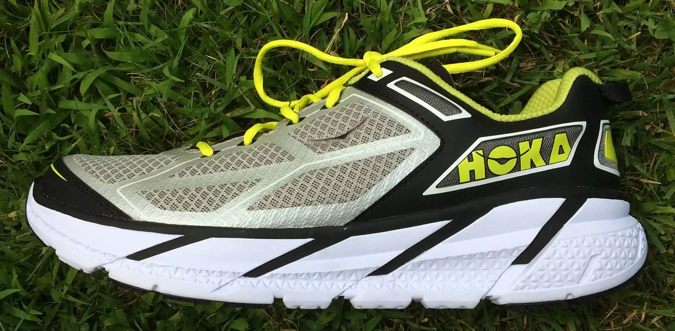 HOKA Clifton Koşu Ayakkabısı: Hafiflik ve Yüksek Yastıklama Özellikleriyle Öne Çıkan Model