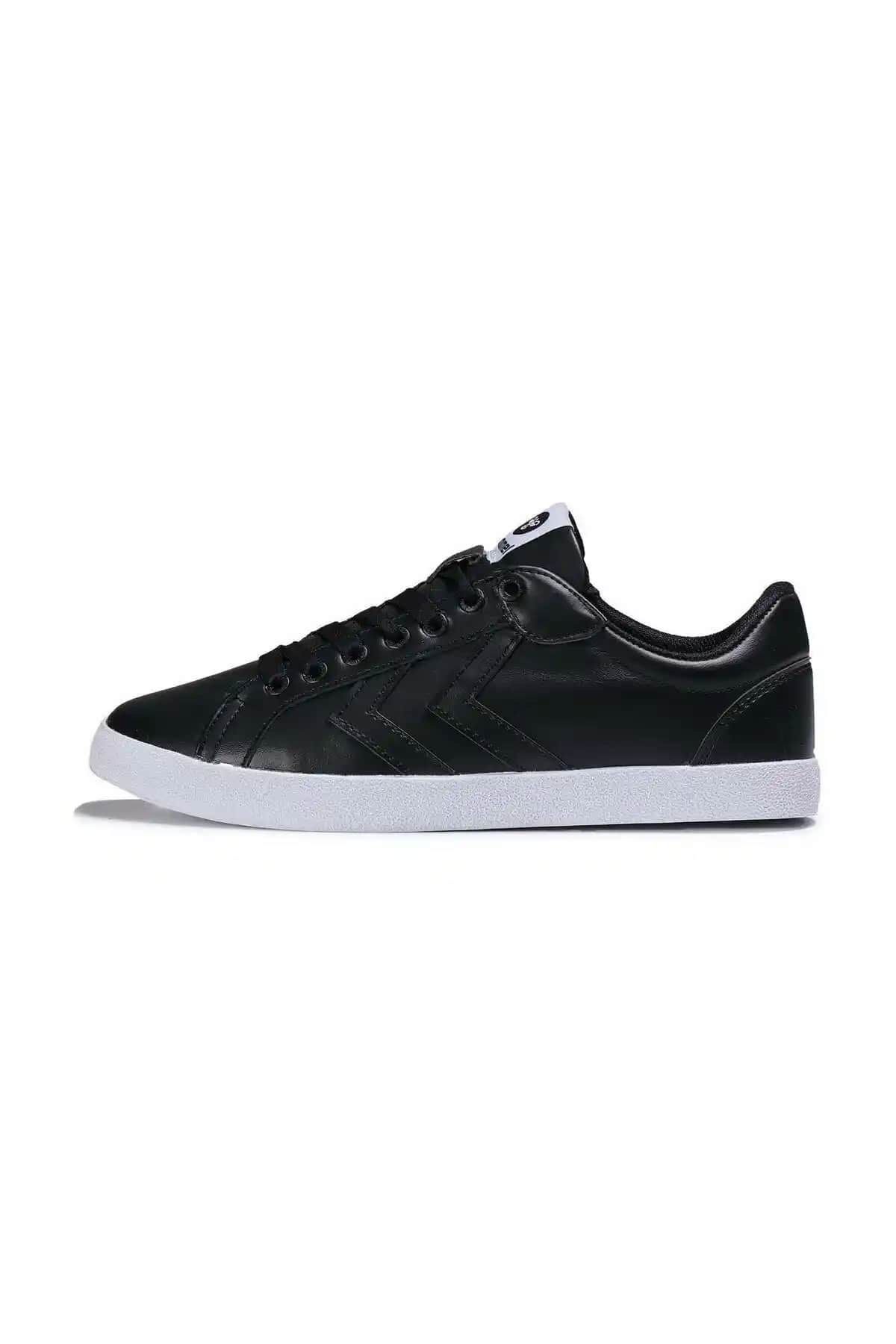 Hummel Deuce Court Tonal Spor Ayakkabıları Modern Tasarım ve Yüksek Performans Sunar