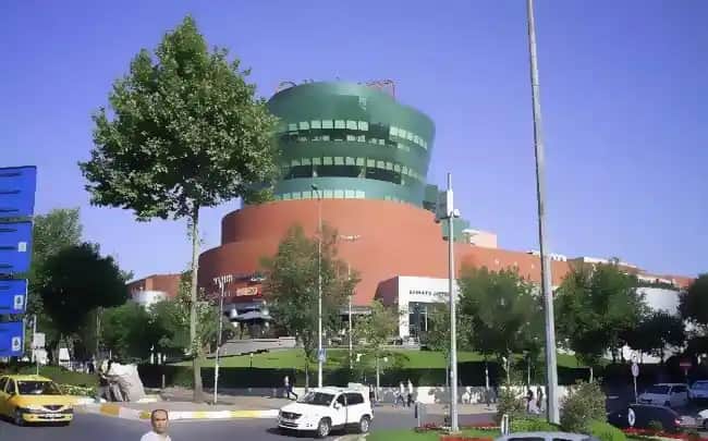 İstanbul Olivium AVM: Ayakkabı ve Aksesuar Alışverişinde En İyi Seçenekler