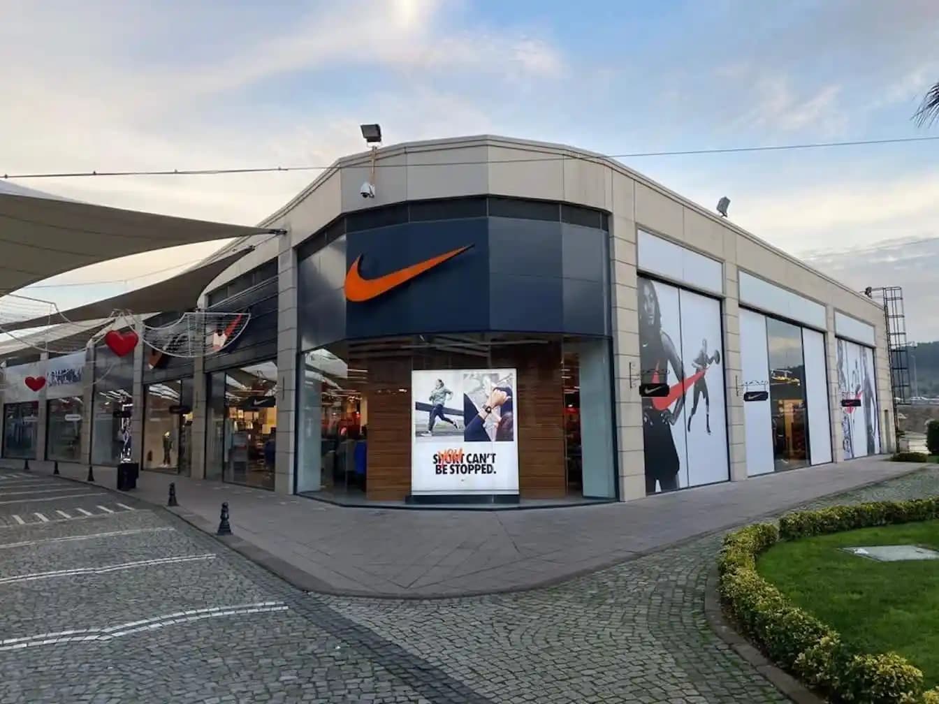 İstanbul’un En Büyük Nike Mağazası: Spor ve Moda Tutkunlarının Buluşma Noktası