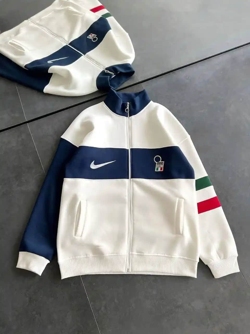 İtalya Hırkası: Şıklık ve Konfor Sunan Zarif ve Dayanıklı Tasarımlar