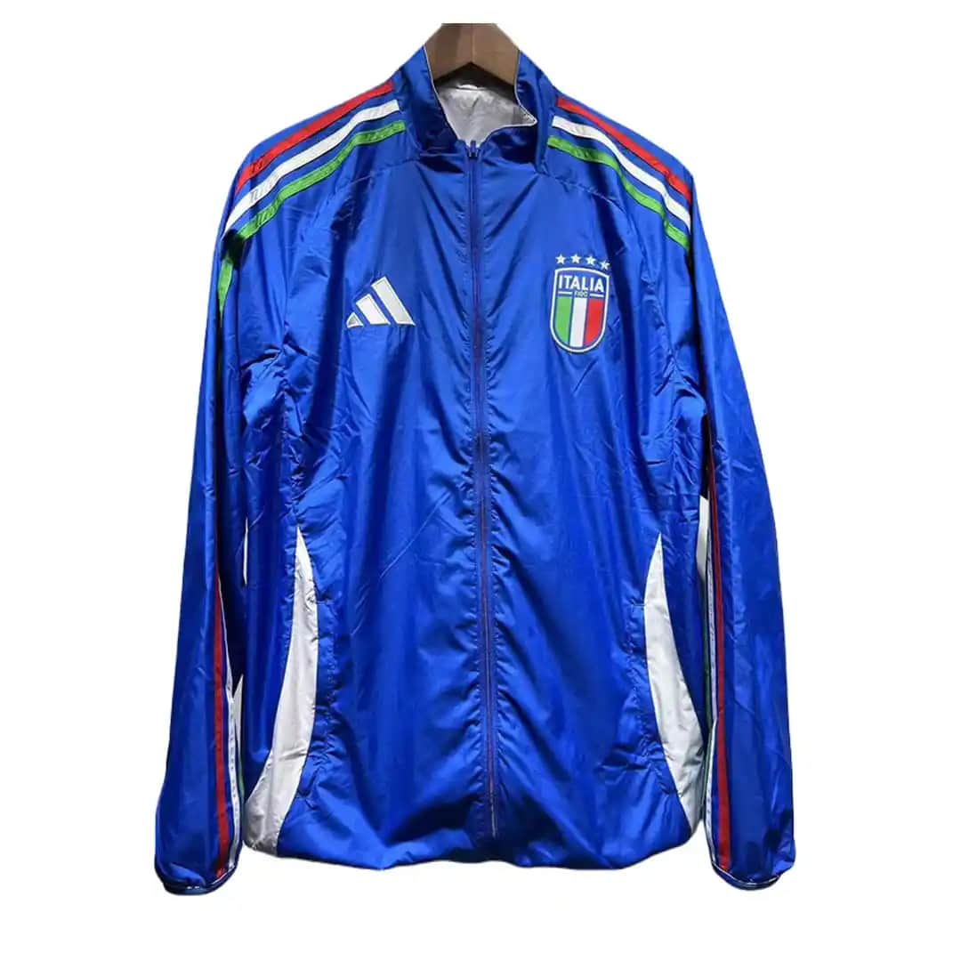 İtalya Tarzı Yağmurluklar: Şıklık ve Fonksiyonellik Bir Arada Güncel Trendler