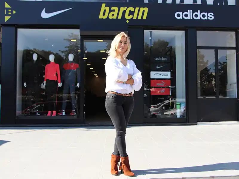 İzmir'de Ayakkabı ve Aksesuar Pazarının Güncel Durumu ve Barçın Markası Analizi