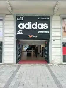 İzmir Yalı Spor Mağazaları: Spor Ayakkabıları ve Aksesuarlarında En İyi Seçenekler