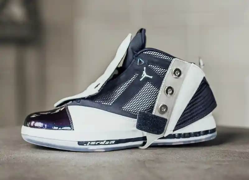 Jordan 16 Ayakkabısı: Tasarım ve Tarihçesiyle Basketbol ve Sneaker Dünyasında Öne Çıkan Model