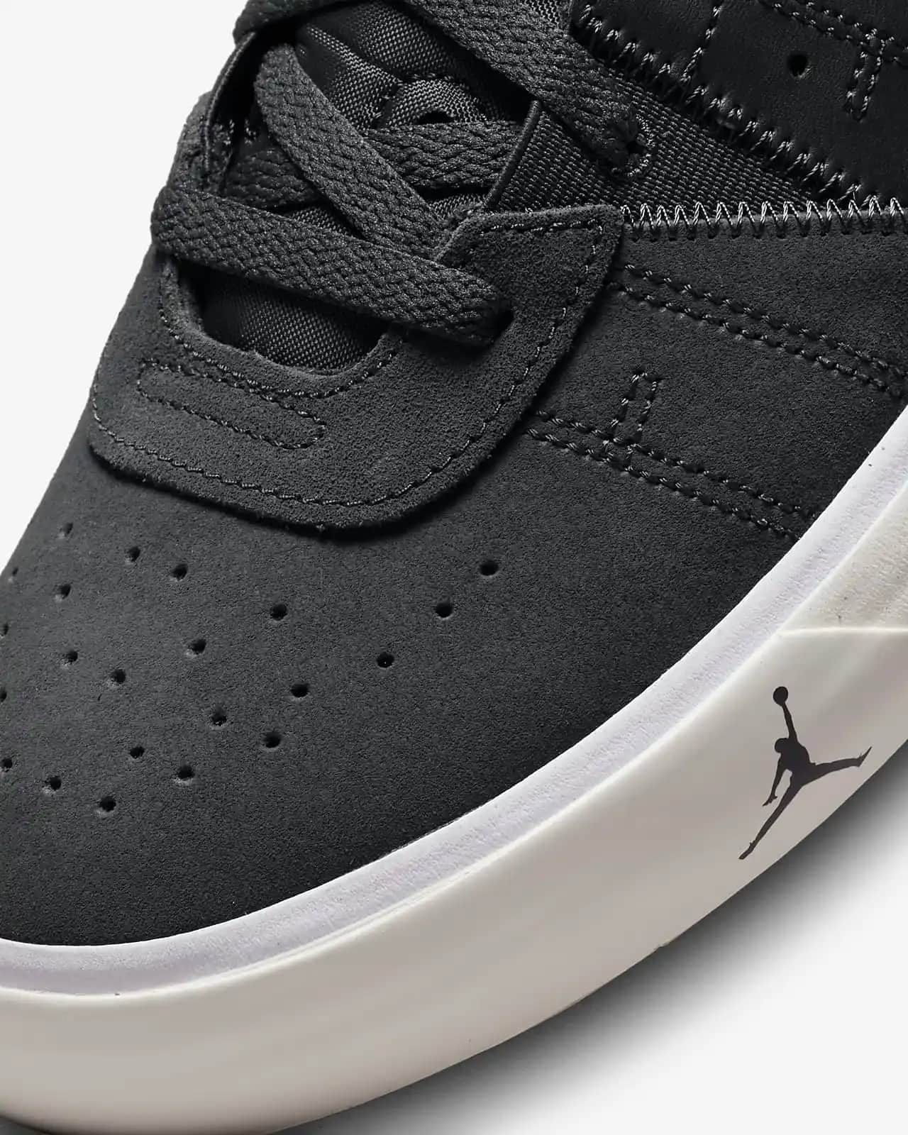 Jordan Serisi Ayakkabılar: Moda, Performans ve Kültürel İkon Olmanın Ötesinde