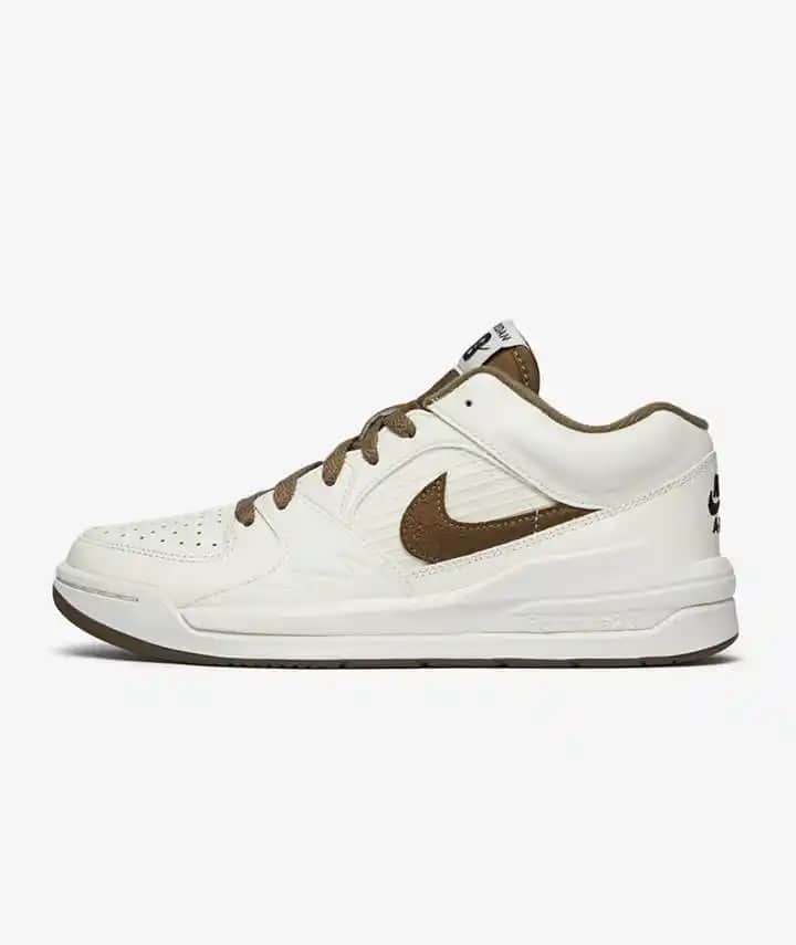 Jordan WMNS Stadium 90 Kadınlar İçin Spor ve Günlük Şıklıkta İkonik Ayakkabı