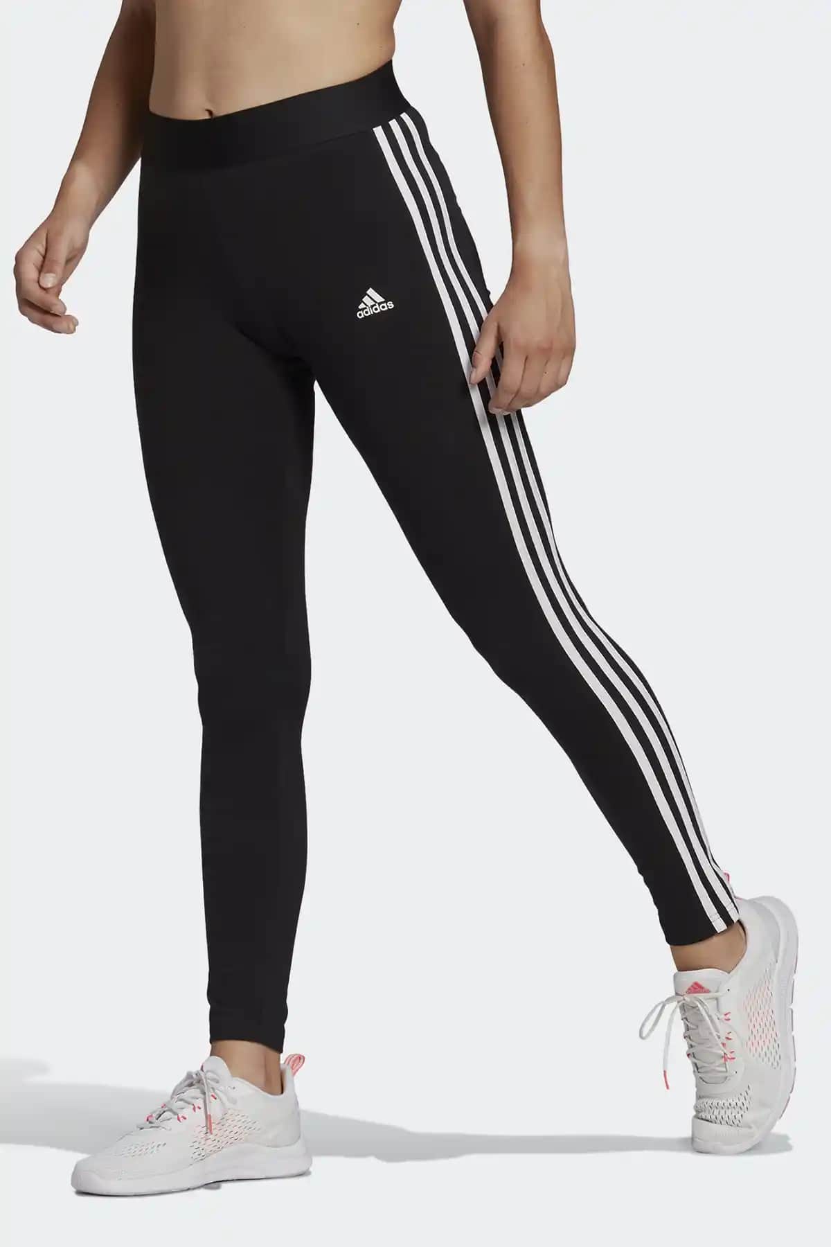 Kadınlar İçin Adidas Tayt Modelleri: Konfor ve Şıklığın Modern Buluşması