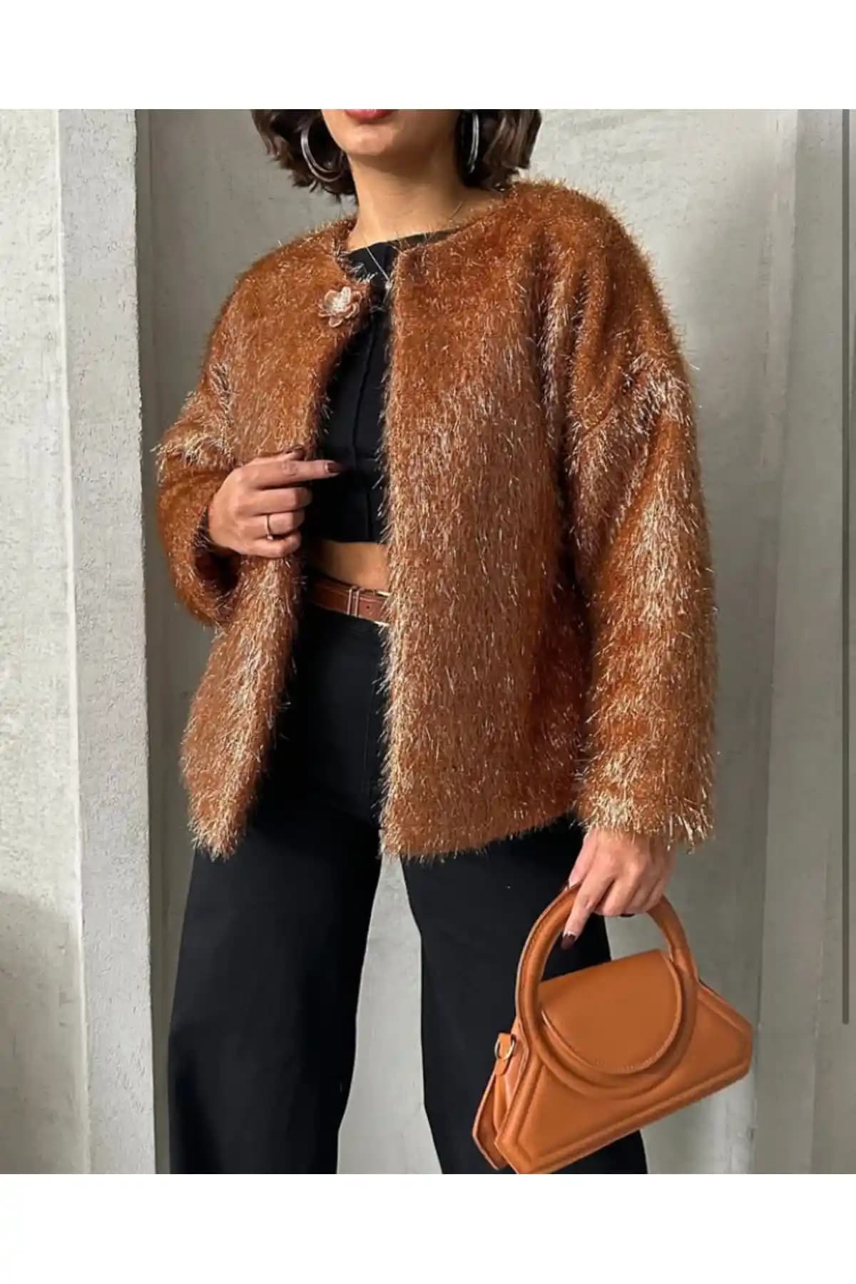 Kadınlar İçin Manu Ceketler: Şıklık ve Fonksiyonelliğin Modern Buluşması