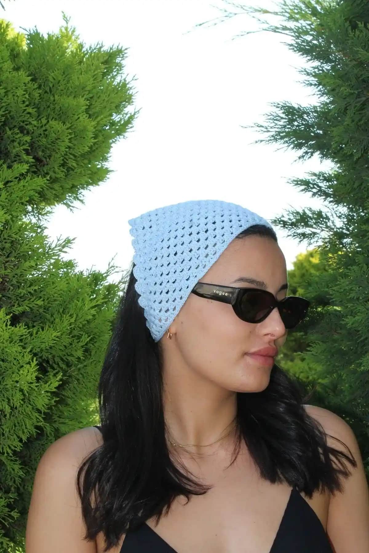 Kafa Bandanası: Moda ve Fonksiyonellik Bir Arada Sunan Çok Yönlü Aksesuar