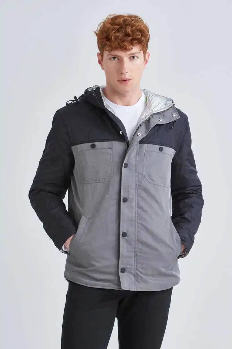 Kapşonlu Mont Modasında Şıklık ve İşlevselliğin Birleştiği Trendler ve Seçim İpuçları