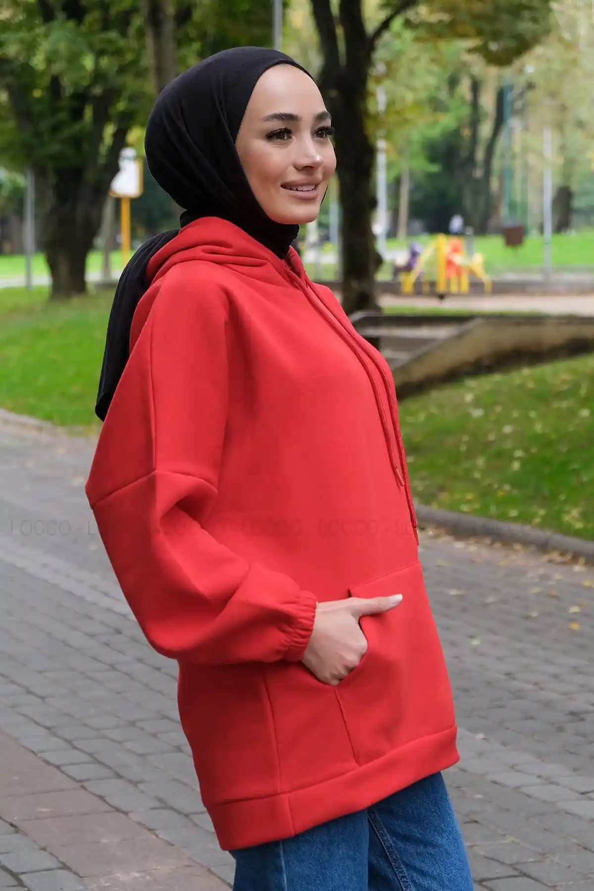 Kapşonlu Sweat Modelleri ve Kombin İpuçlarıyla Güncel Moda Trendleri